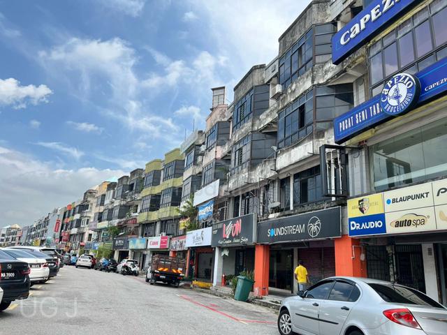 Ground Floor, Facing Main Road, Taman Bayu Perdana, Klang 1