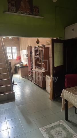Motorcycle Repair Shop for Rent – Fully Equipped 3