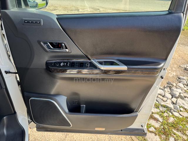 2013 Toyota VELLFIRE 2.4 Z G-EDITION PILOT SEAT - 2