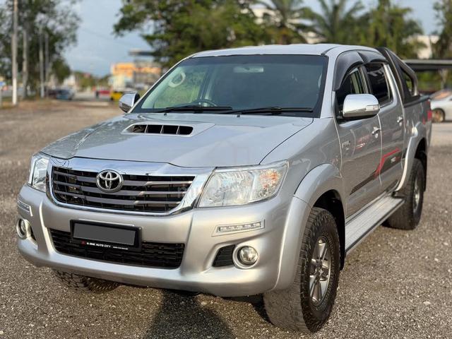 2015 Toyota HILUX 2.5 G TRD SPORTIVO (A) - 2