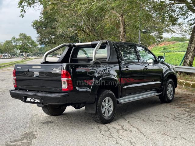 Toyota HILUX 2.5 G VNT FACELIFT (A) ONE OWNER Wrty - 5
