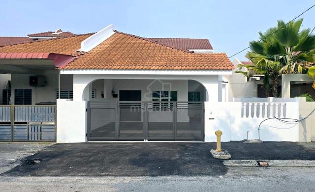 Seri Botani / 1 Storey Intermediate Corner / 32x70 / FREEHOLD / 3R3B 1