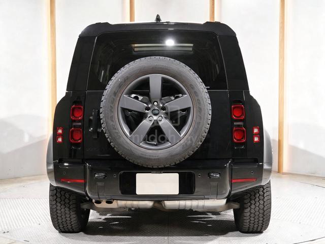2025 Land Rover 110 X-Dynamic HSE 3.0L D350 - 4