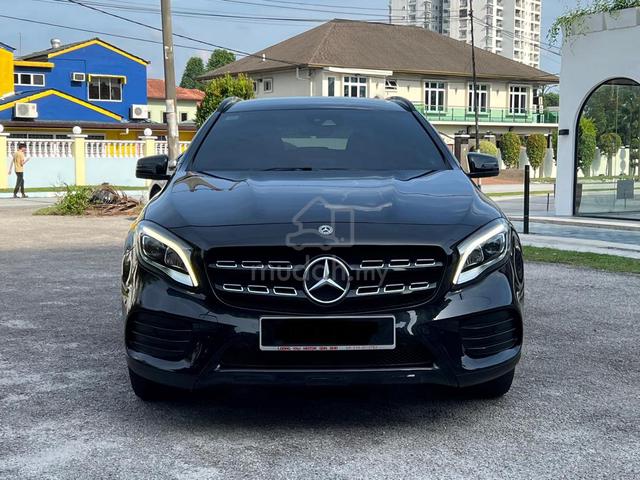 2019 Mercedes Benz GLA200 1.6 200 FL/ NIGHT/ F.S.R - 2