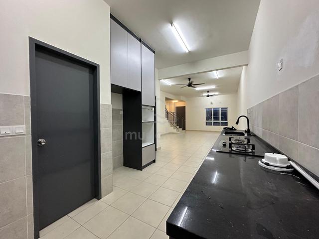 2sty House with Kitchen Cabinet - Iringan Bayu For Rent 1