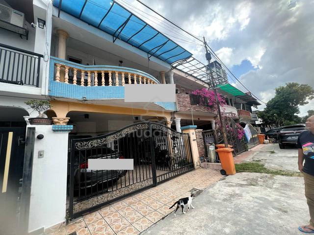 Balkoni Renovate Besar Rumah Landed Taman Puchong Perdana Bawah 400k 1