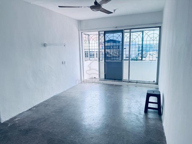 Bandar flat/Tingkat 2 near KTM 1