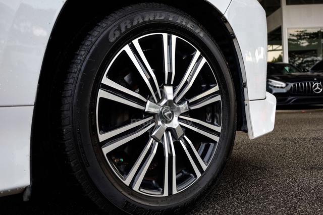 2019 Lexus LX570 5.7 *careful owner - 4