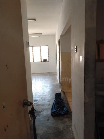Rumah Pangsa Nilam Sari Flat 1