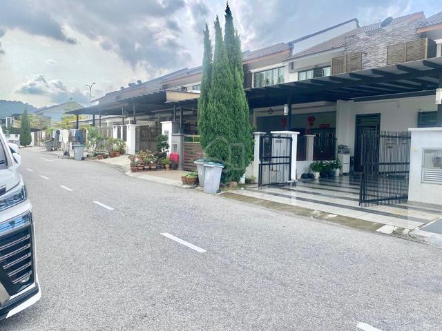 (OPEN FACING)TMN MUTIARA GADiNG, BATU PAHAT - 2STOREY TERRACE HOUSE 1