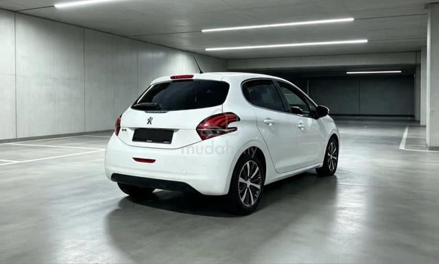 TRUE 2018 Peugeot 208 1.2 PURETECH (A) AISIN G/BOX - 2