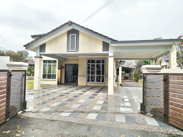 [FREEHOLD - ODD UNIT WITH BIG LAND] Bungalow, Tmn Krubong Perdana ,MLK 1