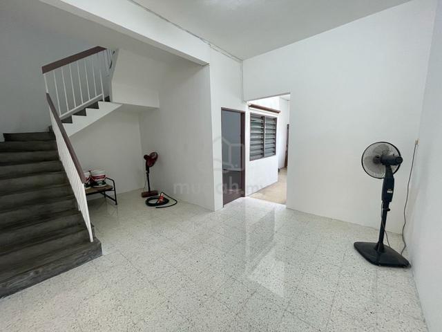 2-stry Terrace Tmn Kekwa For Rent 1