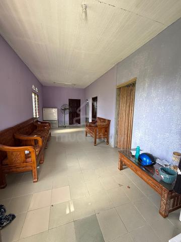 Rumah beserta tanah 1 ekar kota tinggi kg temenin 4
