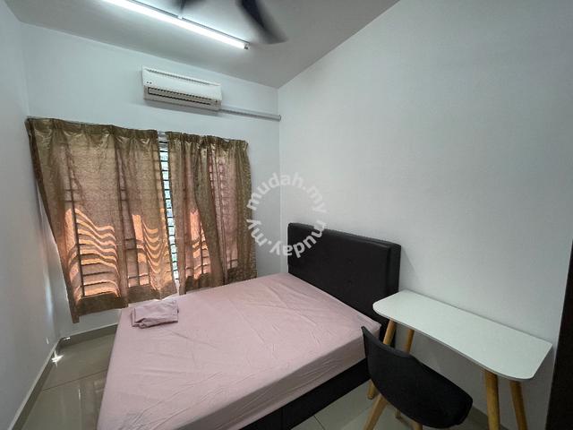 oug parklane room for rent