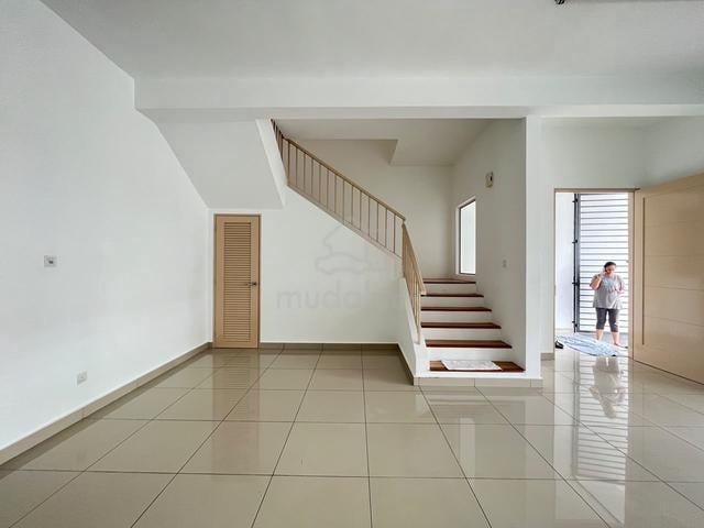 Setia Bayu Emas Double Storey House For Rent 1