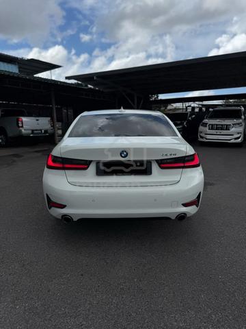 BMW 320i 2.0L WHITE BODY BLACK INTERRIOR SEDAN - 4