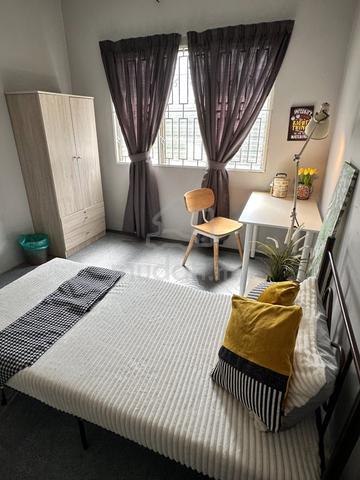 Looking for perfect stay .... modern room? 1