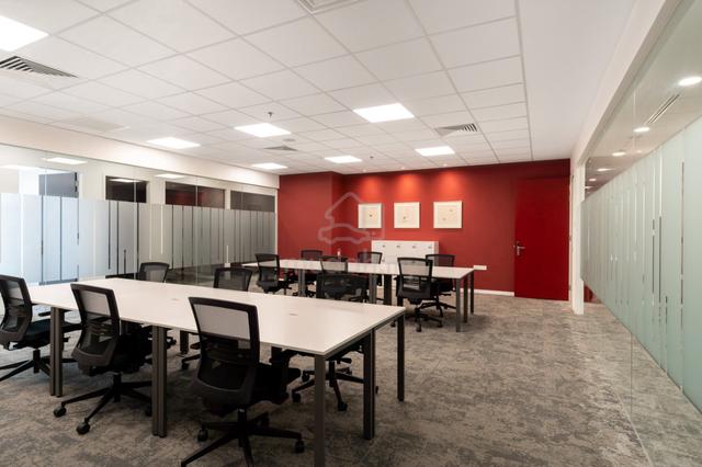 Book a reserved coworking spot or hot desk in Regus Visio Tower 1
