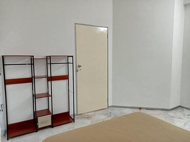 Middle Room -Double Sty Semi-D at Jalan Kuala Kangsar 3