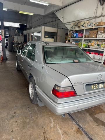 1995 Mercedes Benz 220E 2.2 W124 (A) - 2