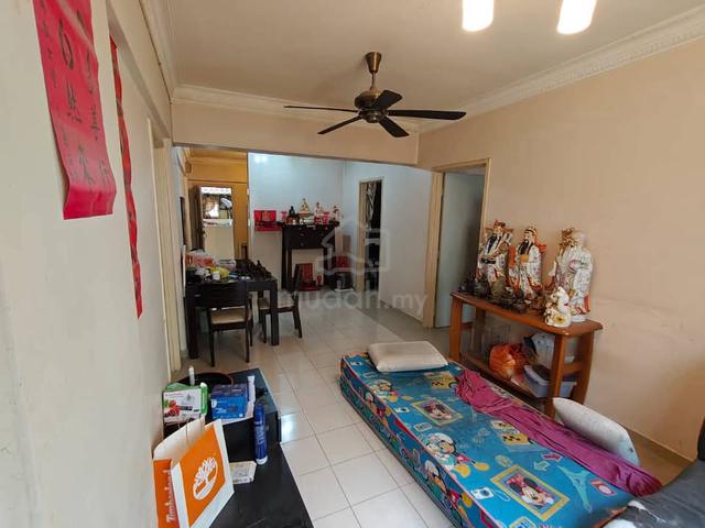 Aman Putra Apartment 1