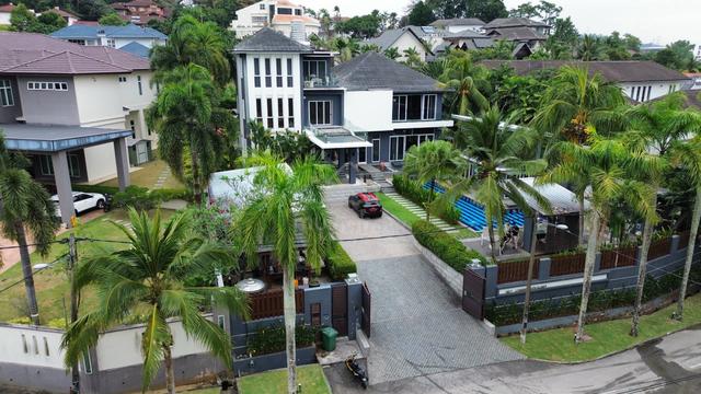 2.5 Storey Bungalow Country Heights Kajang 1