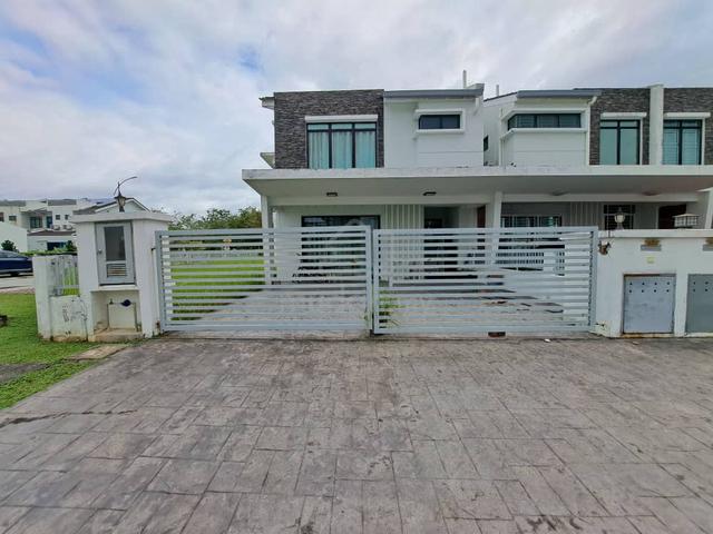 Rumah Corner 2 Tkt Fully Furnished di Ceria Residence Utk Sewa 1