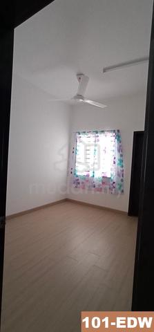 2 Sty Bandar Bukit Raja Kyra Part Furnish Aircond Water Heater 4