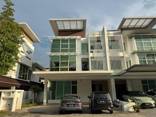 Below Market 200k Evergreen 3-storey Semi-D Garden Residence Cyberjaya 1