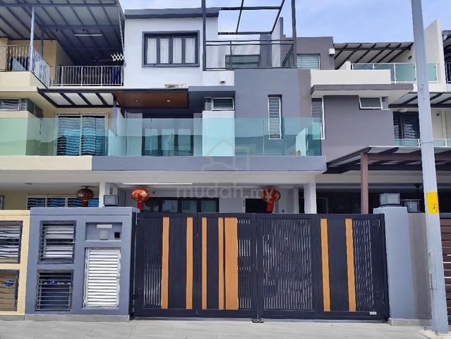 SAVE 150K ! FREEHOLD Landed 3-Storey 20x75 RENO @ Bdr Botanic Klang 1
