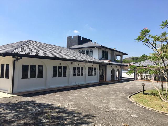 0.5 Acre Land, 98 Yrs Lease with 2.5 Storey Bungalow Sek 11 Shah Alam 1
