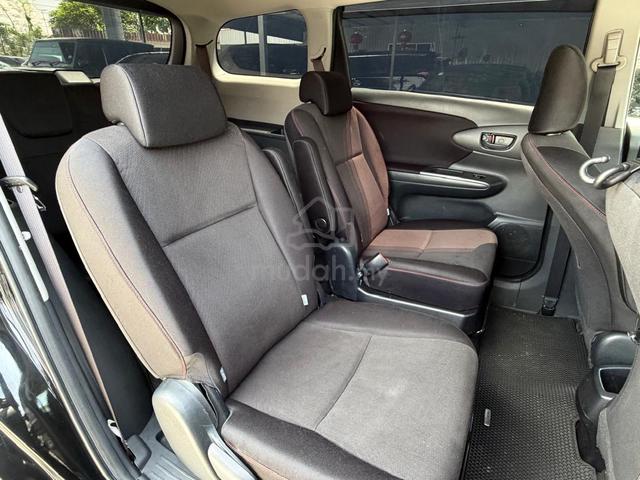 2015 Toyota WISH 1.8L X - 5