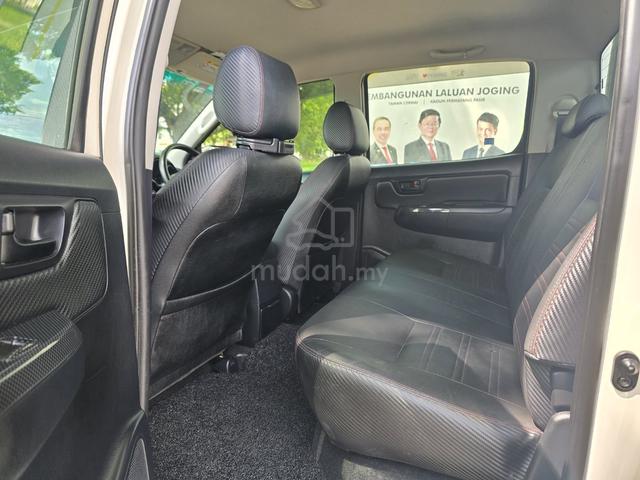 2015 Toyota HILUX 2.5 G TRD (A) F/Serivce Toyota - 5