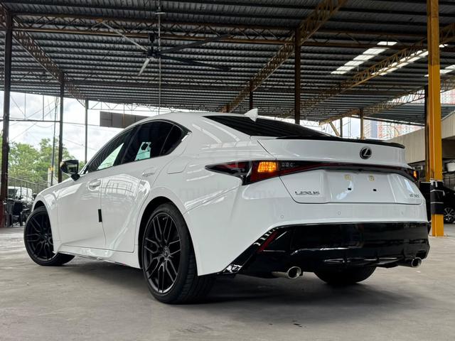 2021 Lexus IS300 F-SPORT MODE BLACK FOC WARRANTY - 4