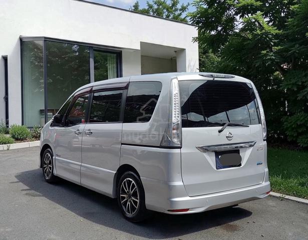 2013 Nissan SERENA 2.0 S-HYBRID HIGHWAY STAR - 2