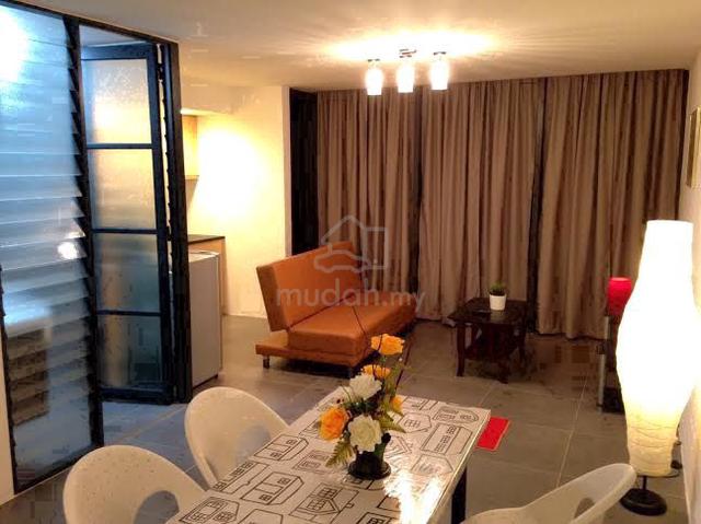 Empire City, Colonial Loft 1