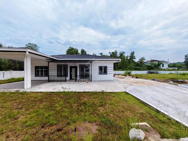 Rumah Sewa Nilai Spring Villa Single Storey Bungalow House For Rent 1