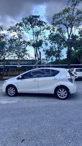 2012 Toyota PRIUS C 1.5 (HYBRID) (A) - 3
