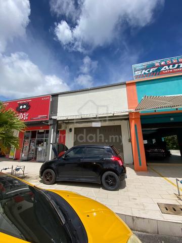 Best single shop lot for sale at Inderapura Jaya facing roadside. 1
