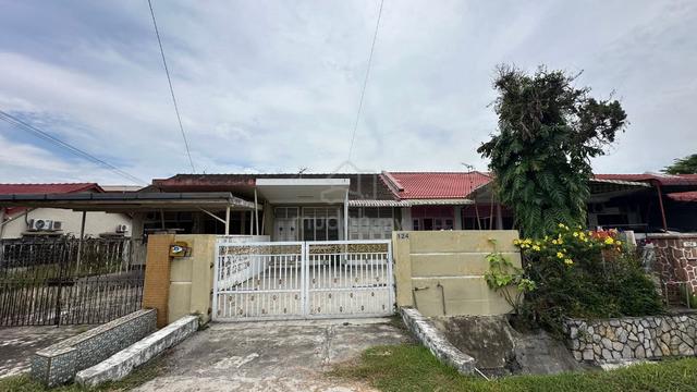 Single Storey Partially Furnished Canning Garden 1
