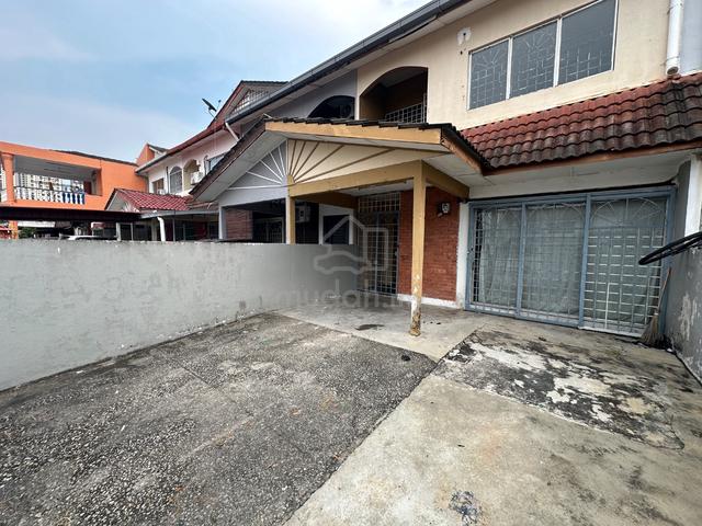 Teres Dua Tingkat Taman Tenaga, Hentian Kajang 1