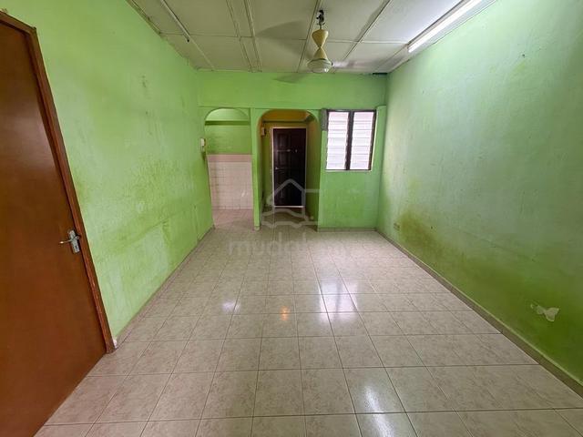 Flat PKNS Seksyen 24 Shah Alam 1
