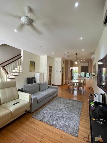 2 storey landed house (FULLY FURNISHED, 2 PARKINGS) 1