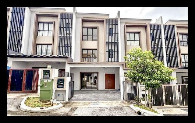 LOW DEPOSIT🔥 TERMURAH 3 Storey Nassim Heights Ukay Bistari Ampang 1
