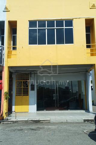 Facing Main Road 2 Storey Shop Lot Beside Hong Leong Bank /Perodua 1