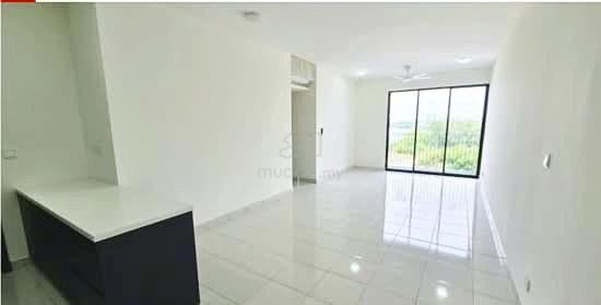 E Island Lake Haven 1