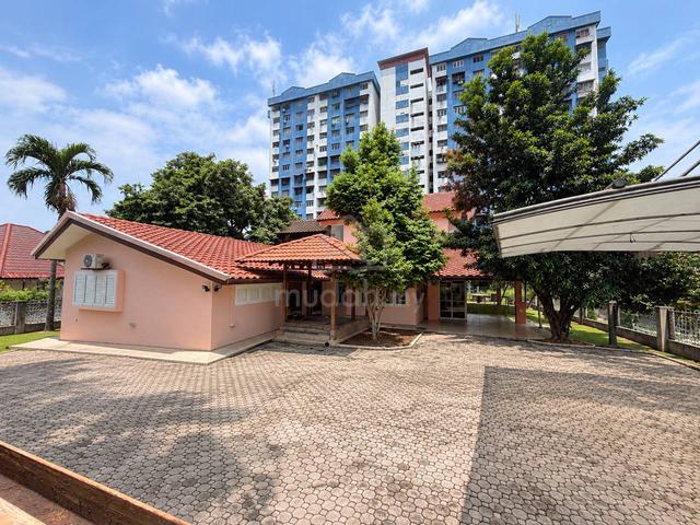 Land Size7,786 sqft ✅1.5 Storey Bungalow Kampung Tunku Petaling Jaya 1