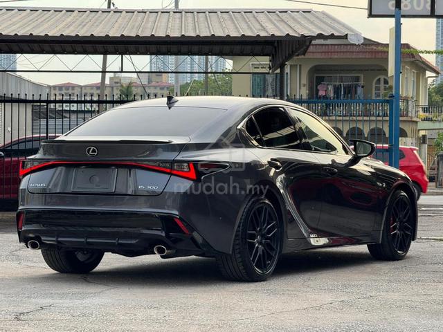 2022 Lexus IS300 2.0 F-SPORT Sedan(A) - 2