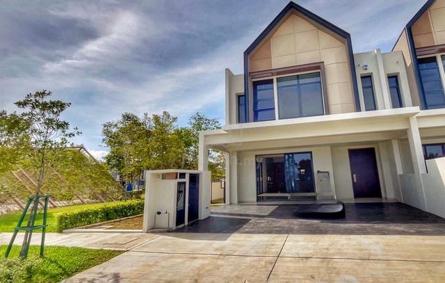 Luxura Courtyard Villa Brand new Elegance at Twentyfive7 Kota Kemuning 1